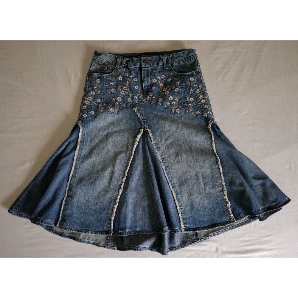 Vtg Y2K Candies Denim Blue Jean Skirt Fit & Flare Embroidered Sz 9/10 GC